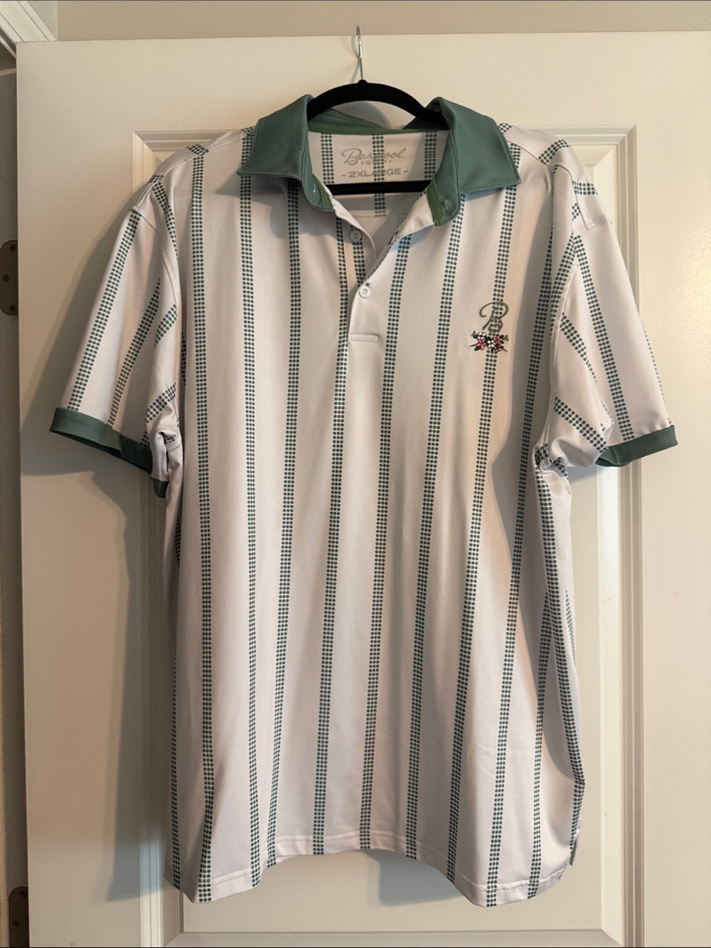 Bagatelle Men’s White Polo with Green Stripe Detail